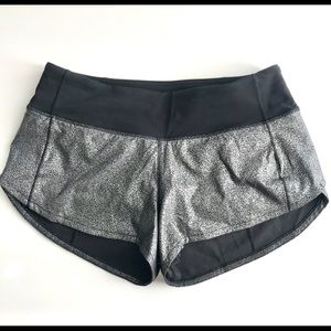 Lululemon metallic print Speed Up Short 
2.5"